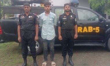 চাঁপাইনবাবগঞ্জে ছিনতাইকারী কুখ্যাত কিশোর গ্যাং সদস্য গ্রেফতার