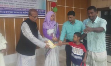 গোমস্তাপুরে ২৮জন অসহায় রোগীদের মাঝে ১৪ লক্ষ টাকার চেক বিতারণ