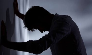 যে ১২ বদভ্যাসে নিজের বারোটা বাজাচ্ছেন