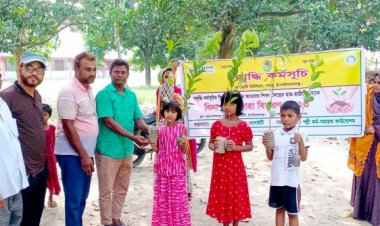 রানীহাটি ইউনিয়নে  ৯ শতাধিক গাছের চারা বিতরণ