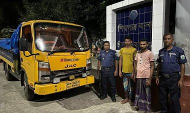 শিবগঞ্জ থানা পুলিশের অভিযানে প্রতারক চক্রের ২ সদস্য আটক,পিক-আপ ও মালামাল উদ্ধার