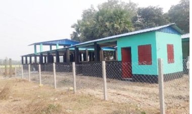 নাচোল পৌরসভা : বর্জ্য থেকে তৈরি করছে সার,বিক্রি শুরু