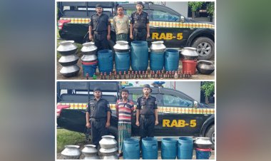 চাঁপাইনবাবগঞ্জে বিপুল পরিমান চোলাইমদসহ ২ জন গ্রেফতার