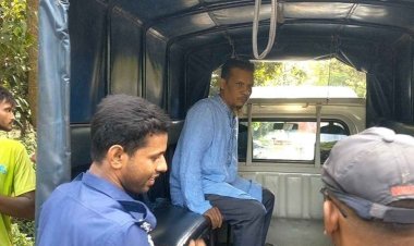 চাঁপাইনবাবগঞ্জে ছাত্রীকে শ্লীলতাহানির অভিযোগে শিক্ষক আটক