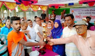 গোমস্তাপুরে গ্রীষ্মকালীন খেলার পুরস্কার বিতরণ