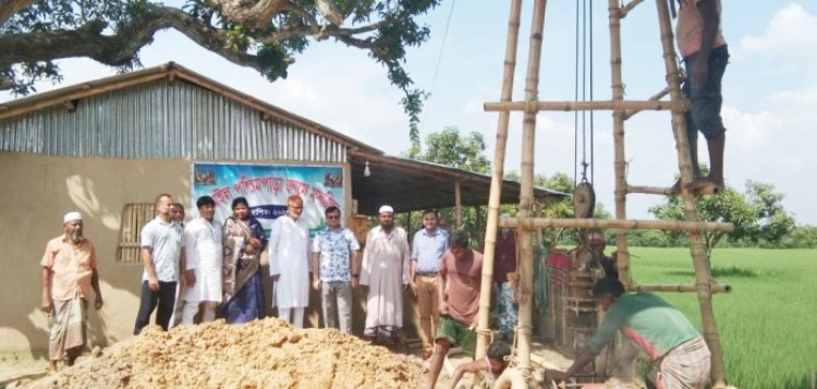 প্রকল্প পরিদর্শনে জেলা পরিষদ চেয়ারম্যান বীর মুক্তিযোদ্ধা রুহুল আমিন