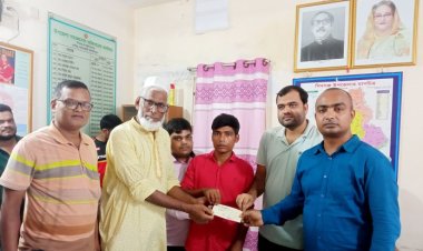 শিবগঞ্জে ক্যান্সার আক্রান্ত রোগীকে চেক প্রদান
