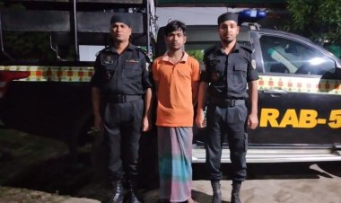 শিবগঞ্জে অস্ত্র ও গুলিসহ এক অস্ত্র ব্যবসায়ী গ্রেফতার