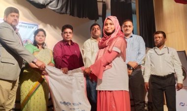 চাঁপাইনবাবগঞ্জে কৃষকের মধ্যে বিনামূল্যে কৃষি উপকরণ বিতরণ