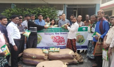 ক্ষুদ্র ও প্রান্তিক কৃষকের মাঝে বোরো হাইব্রিড ধানের বীজ বিতরণ