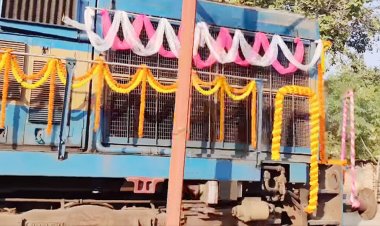 চাঁপাইনবাবগঞ্জে চালু হলো ঢালারচর নতুন একটি ট্রেন