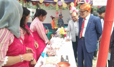 চাঁপাইনবাবগঞ্জে ইউনাইটেড স্ট্যান্ডার্ড স্কুলের শীতকালীন পিঠা উৎসব