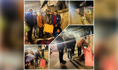 রাজশাহীতে শীতার্ত মানুষের মাঝে শীতবস্ত্র বিতরণ