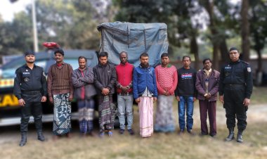 গোমস্তাপুরে অভিযান চালিয়ে মাদক বিক্রি ও সেবনের অভিযোগে ৮জন গ্রেপ্তার