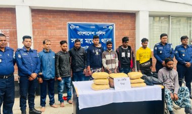 চাঁপাইনবাবগঞ্জে পুলিশের অভিযানে গাঁজাসহ ৮ জন গ্রেফতার