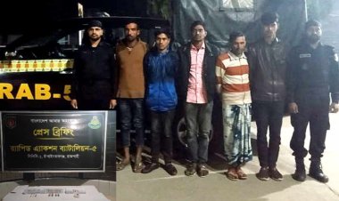 গোমস্তাপুরে ইয়াবাসহ ৫ জন গ্রেফতার