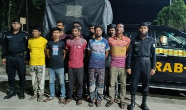 চাঁপাইনবাবগঞ্জে পৃথক অভিযানে মাদক বিক্রয় ও সেবনের অভিযোগে গ্রেপ্তার ১২