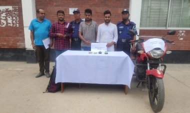 ৩ ঘণ্টার মধ্যে ছিনতাইকৃত মোটরসাইকেল ও টাকা উদ্ধারসহ দুজন গ্রেফতার