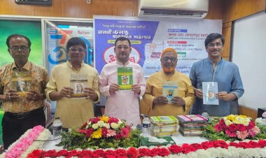 চাঁপাইনবাবগঞ্জে চলন্ত যানবাহন পাঠাগার উদ্বোধন