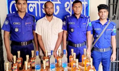 ভোলাহাট থানা পুলিশের অভিযানে ভারতীয় মদসহ গ্রেফতার-১