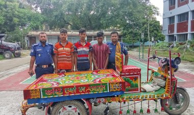 চাঁপাইনবাবগঞ্জে তিনজন ডাকাত গ্রেফতার