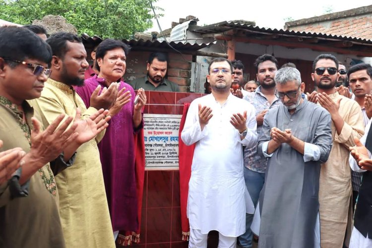 চাঁপাইনবাবগঞ্জ পৌরসভার ১২ ও ১৩ নম্বর ওয়ার্ডে  ড্রেন নির্মাণ কাজের উদ্বোধন