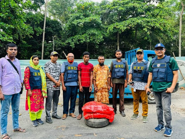 ঈশ্বরদীতে গাঁজার বালিশে ১২ কেজি গাঁজাসহ দুই মাদক কারবারী গ্রেফতার 