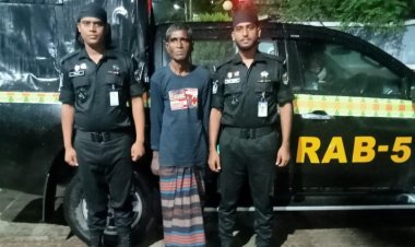 চাঁপাইনবাবগঞ্জে ফেন্সিডিলসহ একজন গ্রেফতার