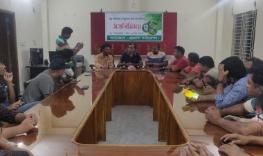 শিবগঞ্জে ছাত্র আন্দোলনের নেতাদের সাথে আমচাষীদের মতবিনিময়