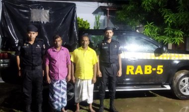 চাঁপাইনবাবগঞ্জে বিদেশী মদসহ দুইজন গ্রেফতার