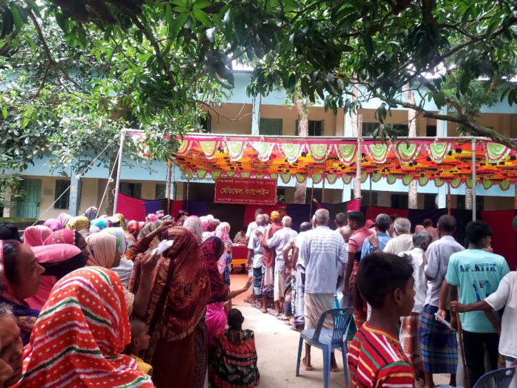 শিবগঞ্জ সীমান্তবাসীকে বিনামূল্যে চিকিৎসা ও ওষুধ দিল ৫৯ বিজিবি