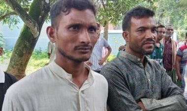 চাঁপাইনবাবগঞ্জে মাছ চুরি করে বাজারে বিক্রির সময় আটক-২