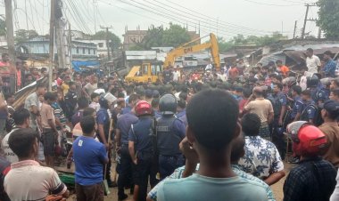 রহনপুরে রেলস্টেশনের অবৈধ স্থাপনা উচ্ছেদ