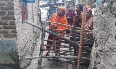 থানায় অভিযোগেও মেলেনি প্রতিকার নওগাঁয় একমাস যাবত ৯টি পরিবার অবরুদ্ধ