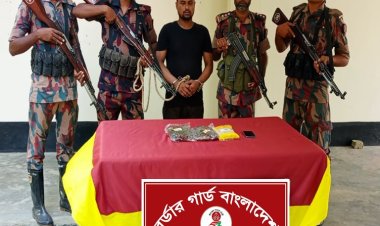 চাঁপাইনবাবগঞ্জ সীমান্তে অবৈধভাবে পারাপারের সময় এক ব্যক্তি আটক