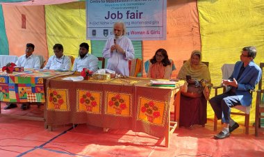 গোমস্তাপুরে সিএমইএস'র জব ফেয়ার অনুষ্ঠিত
