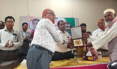 উপজেলা শিক্ষা কর্মকর্তাকে বিদায় সংবর্ধনা দিলেন প্রাথমিকের শিক্ষকরা