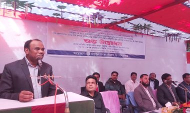 চাঁপাইনবাবগঞ্জ পৌরসভায় রাস্তা নির্মাণ কাজের উদ্বোধন