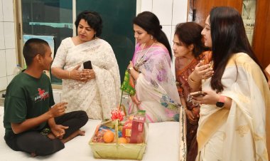 বৈষম্যবিরোধী আন্দোলনে আহতদের পাশে পুনাক সভানেত্রী