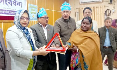 গোমস্তাপুরে বেগম রোকেয়া দিবস উপলক্ষে জয়িতাদের সংবর্ধনা