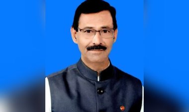 নিয়ামতপুরে আওয়ামী লীগ নেতা তোতা গ্রেপ্তার