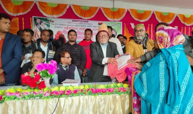 নিয়ামতপুরে বিএনপির শীতবস্ত্র কম্বল বিতরণ