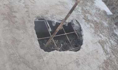 বদলগাছীতে মাটি খেকুর কবলে ভেঙে পড়েছে সেতু প্রশাসনের নীরব ভূমিকা