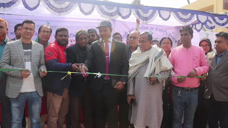 নওগাঁয় স্থানীয় লেখকদের পথ বইমেলা