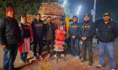 নাটোরে অভিযান চালিয়ে কাগজের কার্টুনে মিললো গাঁজা,গ্রেফতার-২