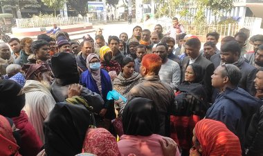 চাঁপাইনবাবগঞ্জে মধুমতি এনজিও জামানতের শতকোটি টাকা নিয়ে শঙ্কায় ৩৫ হাজার গ্রাহক