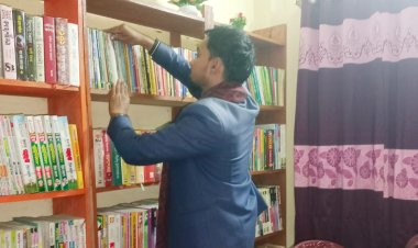 শিবগঞ্জ একজন বই প্রেমিক শান্তি নিবিড় পাঠাগার থেকে জ্ঞানের আলো ছড়াচ্ছে নাহিদ উজ্জামান