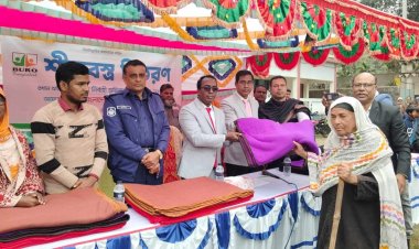 নিয়ামতপুরে এনজিও ব্যুরো বাংলাদেশের উদ্যোগে শীতবস্ত্র বিতরণ