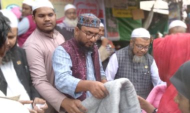 নওগাঁয় ইসলামী আন্দোলনের পক্ষে নওগাঁ পৌর মেয়র প্রার্থী শীতাতদের মাঝে শীতবস্ত্র বিতরণ