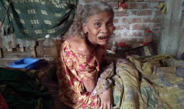 দুমকীতে অনাহারে অর্ধাহারে ৫ সন্তানের জননী   